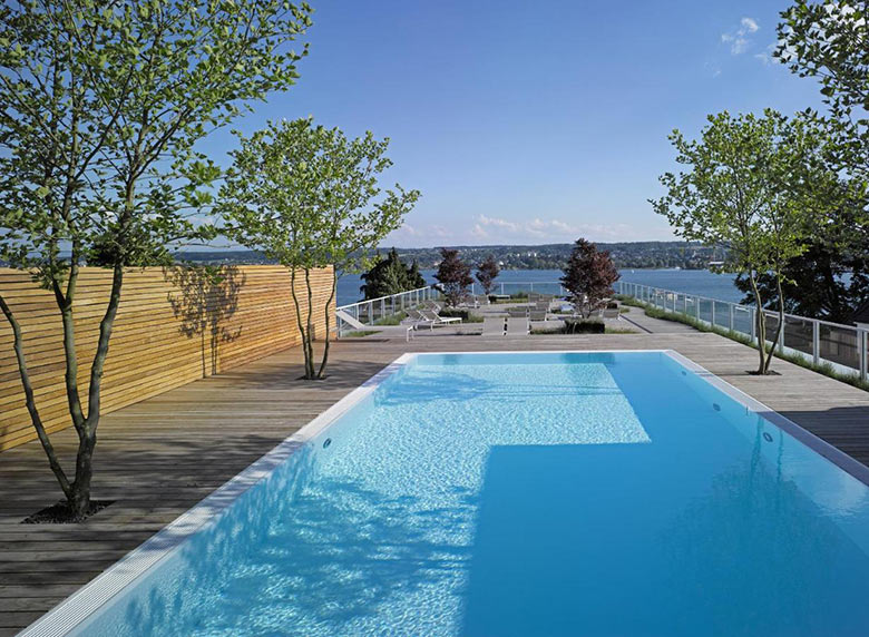 Pool Hotel Riva in Konstanz am Bodensee