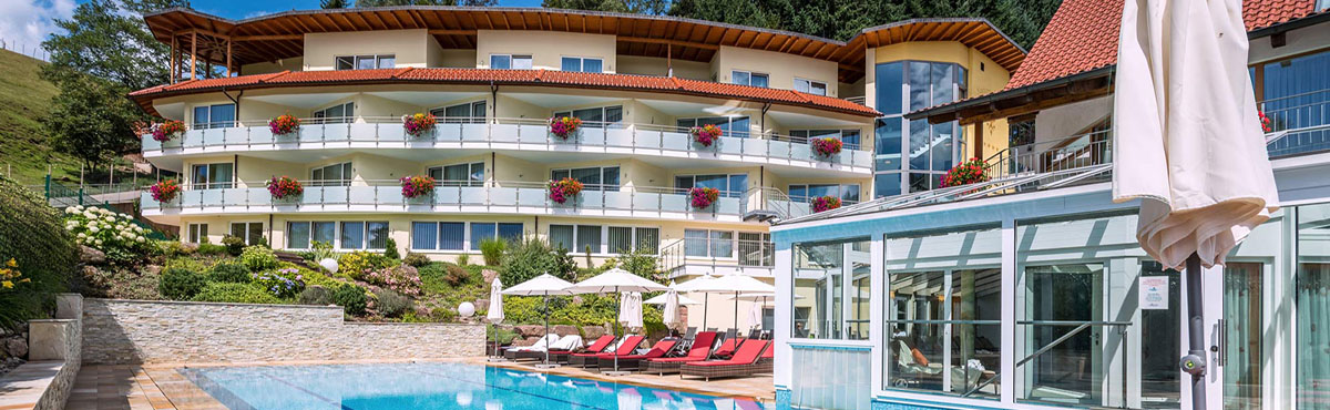 Naturparkhotel Adler St. Roman